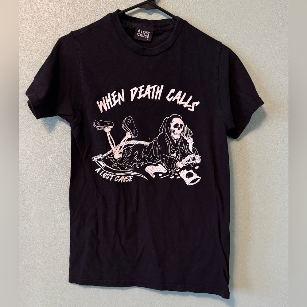 Women’s Black 'When Death Calls' Graphic Tee